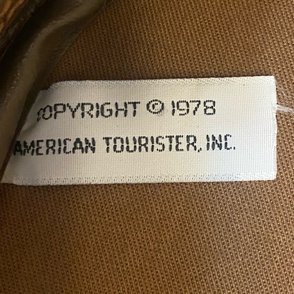 Vintage 1978 American Tourister  Inc. 100% Leather Brown Suitcase (Carry-On) - Picture 15 of 17